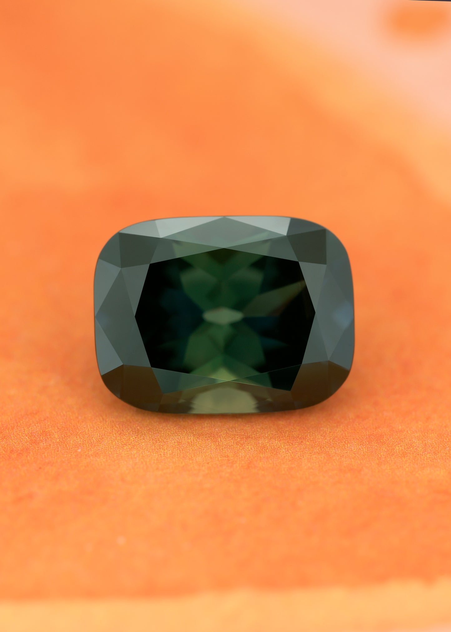 Old mine cut Sapphire 2.80ct