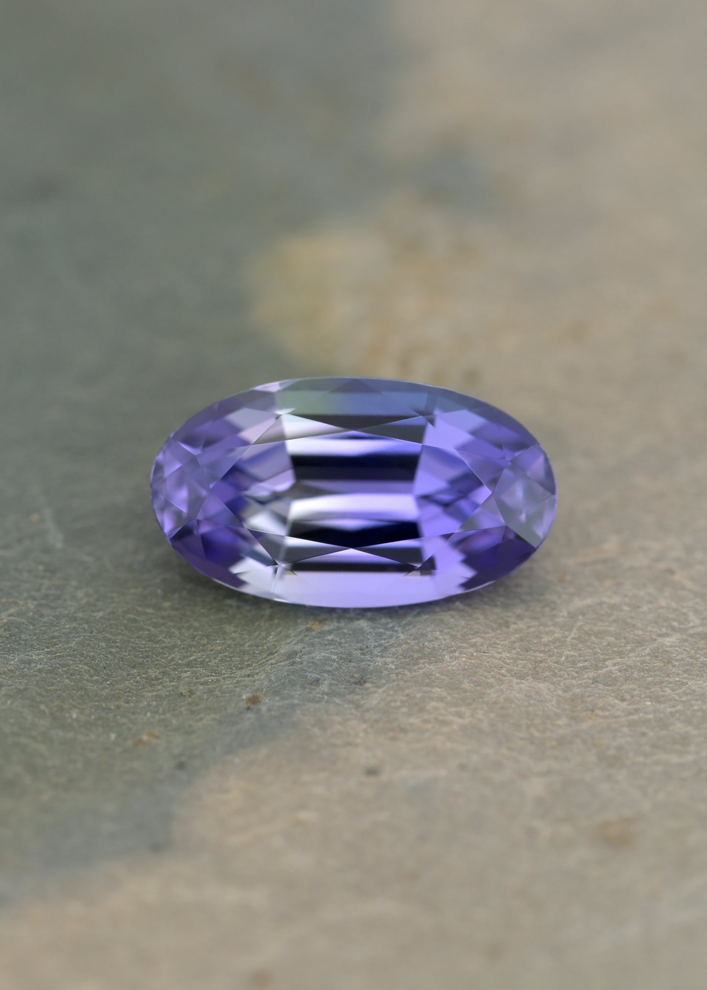 Bi-color unheated Tanzanite 1.22ct