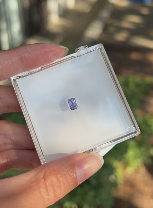 Color-Change Sapphire 0.95ct