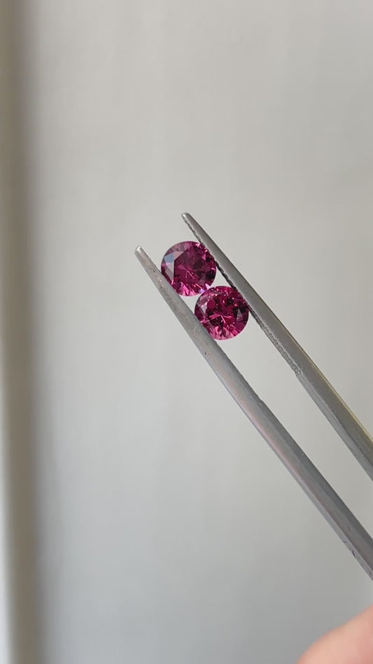 Garnet pair 1.71ct